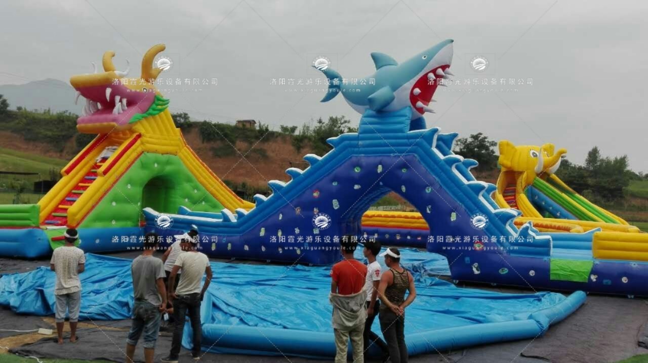 叠彩龙鲨嬉水水上乐园